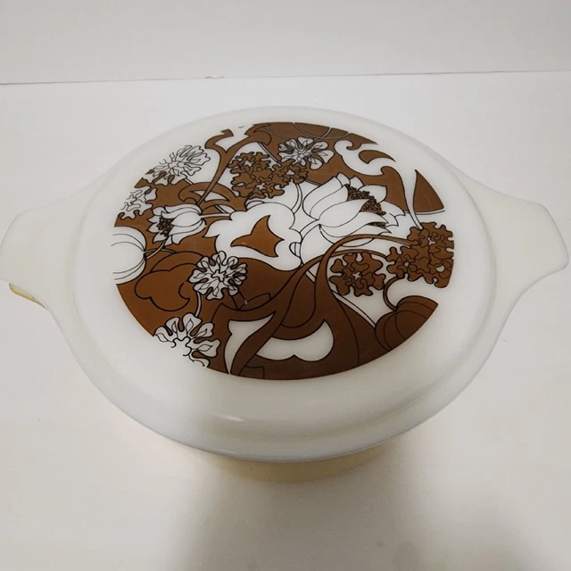 Pyrex Nouveau Floral Promotional 2.5 Qt Round Casserole w/Lid 475-B  Gold/Brown
