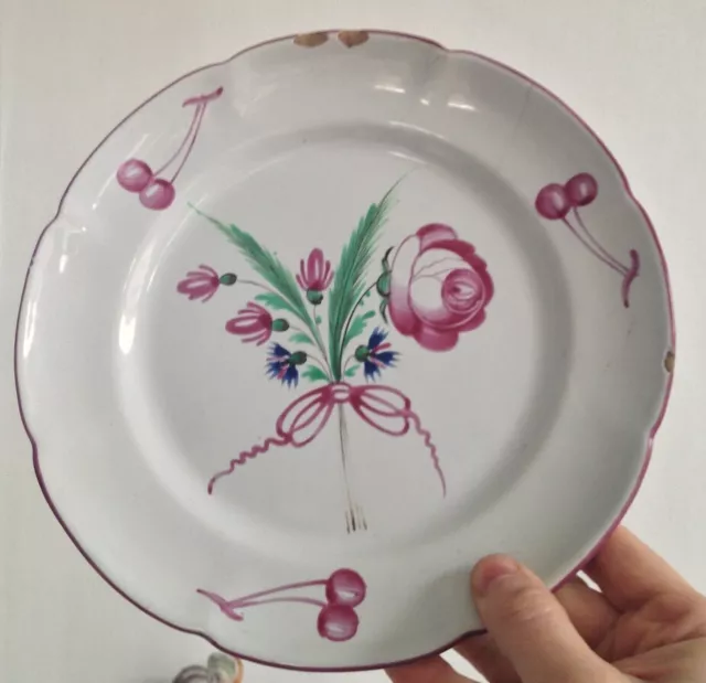 Belle Assiette en Faience XVIII-XIXéme Les Islettes Luneville ? Cerises