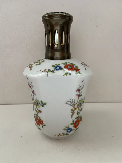 Lampe berger porcelaine Limoges Charles Ahrenfeldt decor fleurs signé Montjoie Lampe berger porcelaine Limoges Charles Ahrenfeldt decor fleurs signé Montjoie