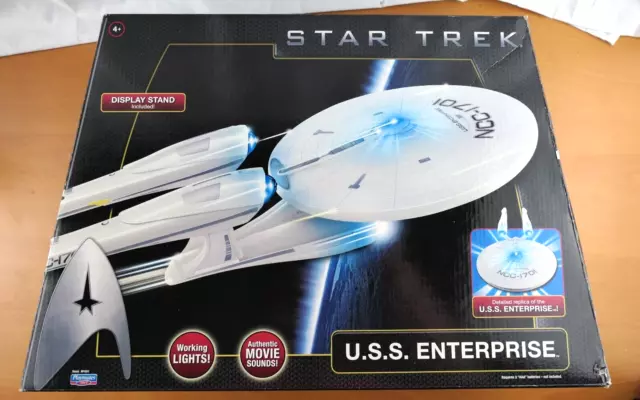 U.S.S Enterprise NCC-1701 / STAR TREK  / Playmates Toys 61931