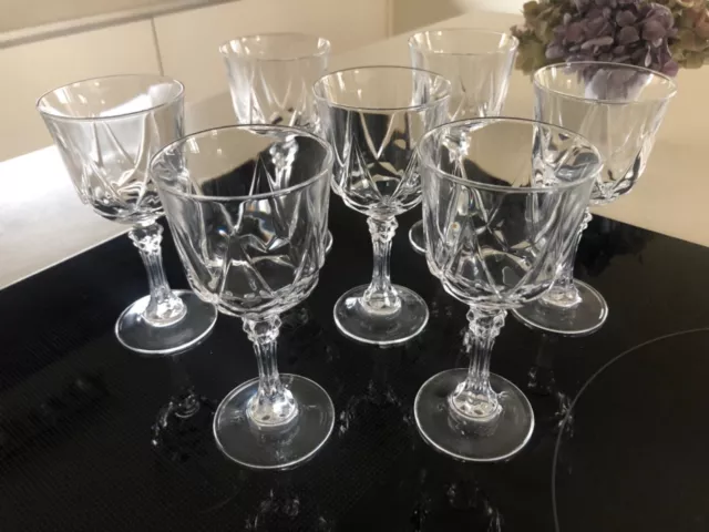 7 verres à vin blanc porto  cristal d'Arques modèle Auteuil Hauteur  13,5 cm TBE