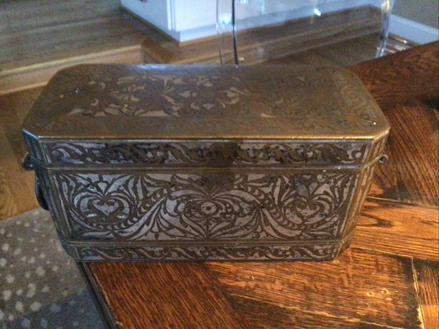 Antique 1890’s Mindanao Phillipines BETEL NUT & Lime BOX Bronze Silver Inlay ART