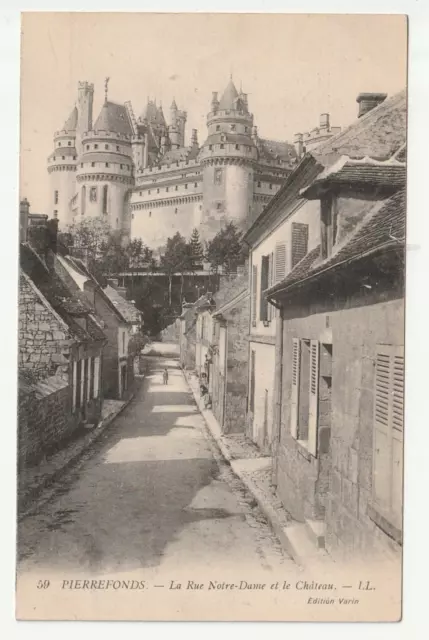 PIERREFONDS - Oise - CPA 60 - le Chateau - vue depuis la rue notre dame