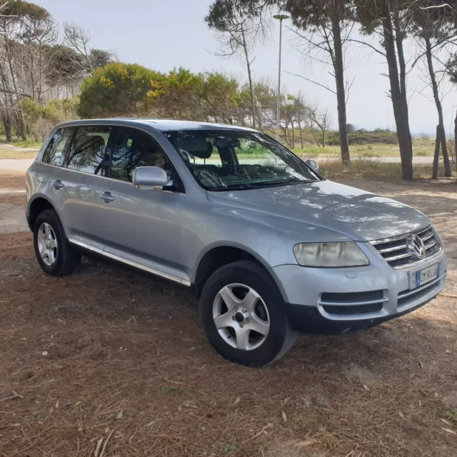 Volkswagen touareg 2.5 r5 anno 2005 km 300.000 MOTORE GUASTO FUSO !!!!! Volkswagen touareg 2.5 r5 anno 2005 km 300.000 MOTORE GUASTO FUSO !!!!!