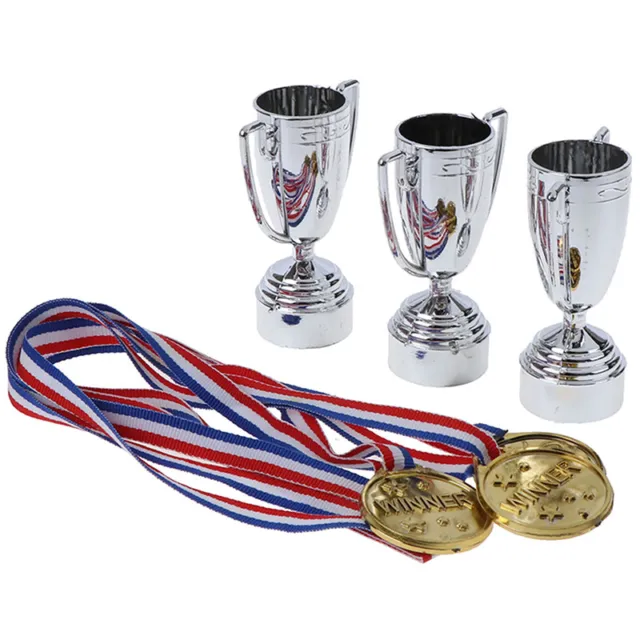 3 Stck. Gold Kunststoff Gewinner Medaillen + 3 Kunststoff Trophäe Spielzeug für Kinder Party Spaß PrLXI 7