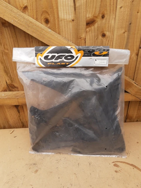 Honda CR125R CR250R 2002-2007 Black Radiator Covers Scoops UFO Plastic 03689