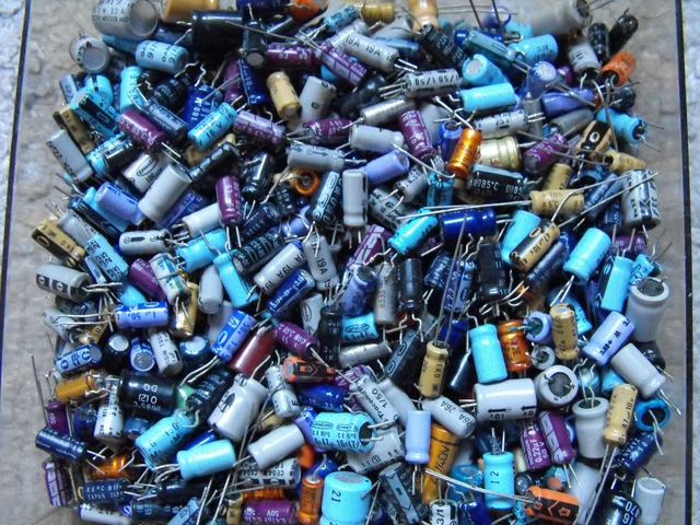 *Elektronik Teile*Elektrolit Kondensatoren*Konvolut*Bastler*Handwerker*Gebraucht