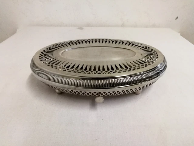 IMPORTANT CHAUFFE-PLAT et sa CLOCHE en métal argenté reposan - Lot 58