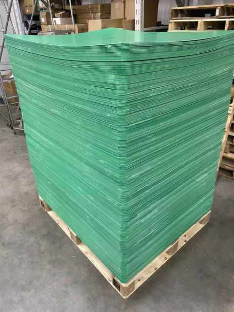 1/8" CORRUGATED PLASTIC PALLET PADS (500 sheets Per Pallet) 39.5" x 47.75" GREEN