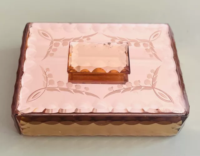 Coffret boîte à bijoux Art déco en verre rose saumoné biseauté décor fleurs