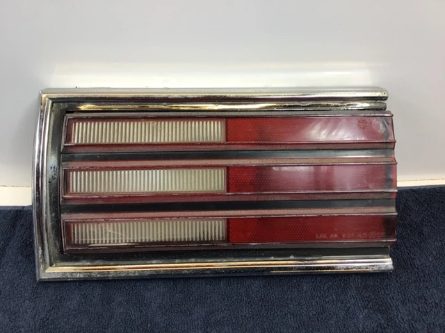 80 81 Chrysler Lebaron Station Wagon Droit Feu Arrière 4076126