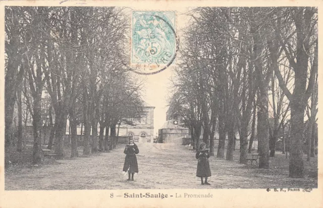 Carte postale ancienne NIEVRE SAINT-SAULGE 8 la promenade timbrée 1905