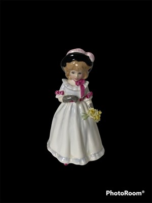 Vintage Royal Doulton Figurine "Sharon" Young Girl Series HN3047 1983