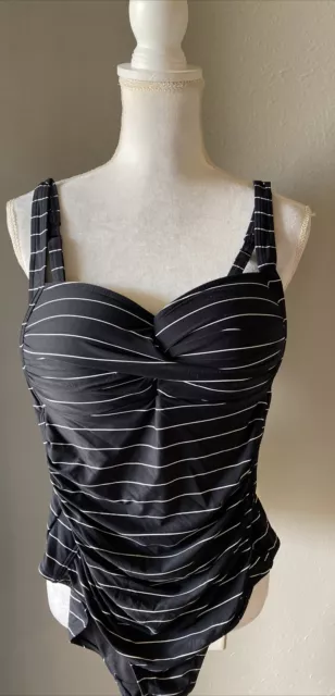 NIP TUCK  One Piece Swimsuit Multi Fit Cup  Black/ White Stripe Size 10