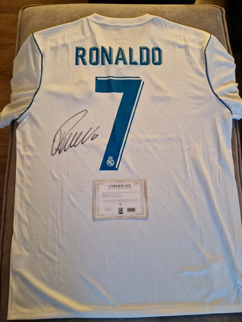 Cimeli firmati da Brasile - le maglie firmate e gli oggetti da collezione - GOAT authentic