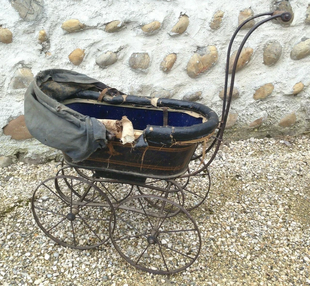 Ancien landau pour poupee a restaurer époque 1900 déco jouet