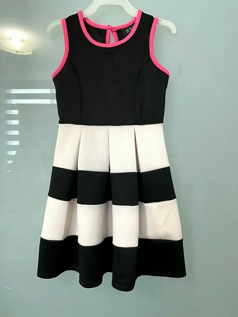 Girls Black and White Dress Size 5 Stripped Excellent Condition Pink Accent