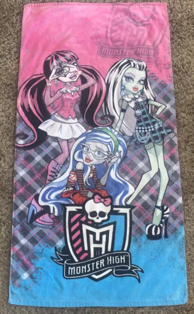 Monster High Beach Pool Towel 28" x 54” 2012 Frankie Stein Draculaura Ghoulia