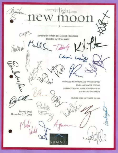 TWILIGHT SAGA NEW MOON MOVIE SCRIPT SIGNED BY 25X RPRNT Robert Pattinson