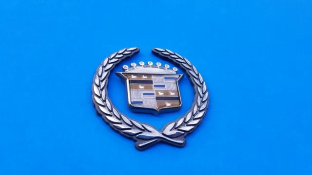 00 01 02 03 04 05 Cadillac Deville Rear Emblem Logo Badge Symbol Used Oem B29