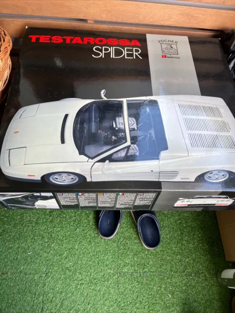 Pocher Ferrari Testarossa Spider 1:8 Bausatz in weiss