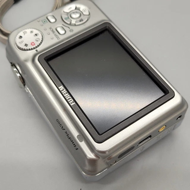 Fujifilm FinePix A900 9,0 megapixel fotocamera digitale compatta argento testato 16