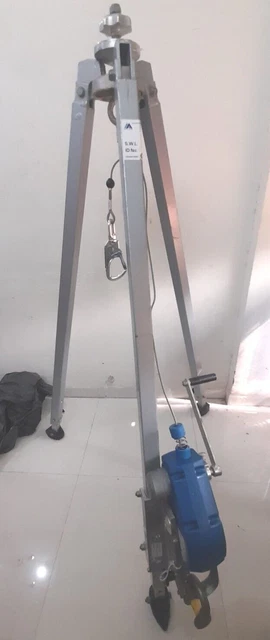 Treppiede IKAR GMBH con blocco anticaduta con meccanismo di recupero HRA...