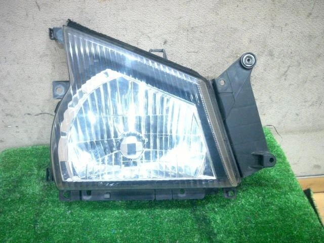 NISSAN UD CONDOR 2006 AFG-BKR82AN Faro destro 8973651626 [usato] [PA25841440]