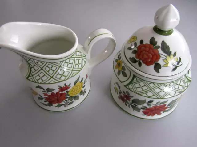Milchkännchen und Zuckerdose aus der Serie Summerday von Villeroy & Boch