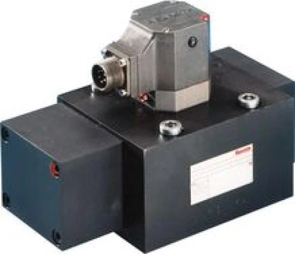 REXROTH BOSCH GROUP - R900939590 (4WS2EM10-4X/10B1ET315K8DM) - New