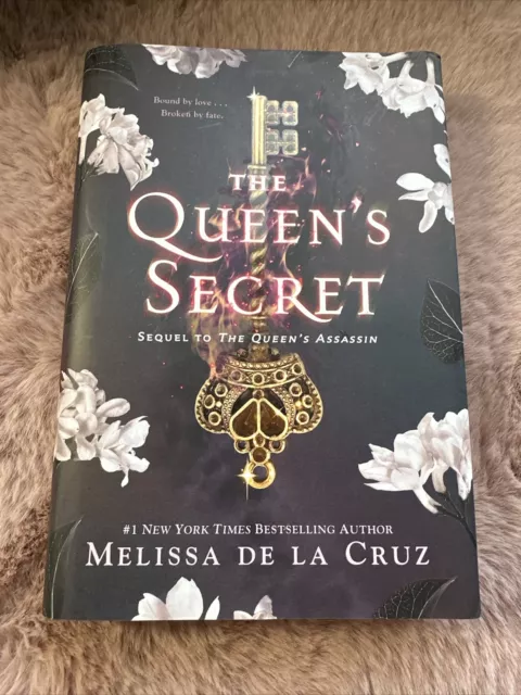 The Queen's Secret Hardcover By Melissa De La Cruz + FREEBIES