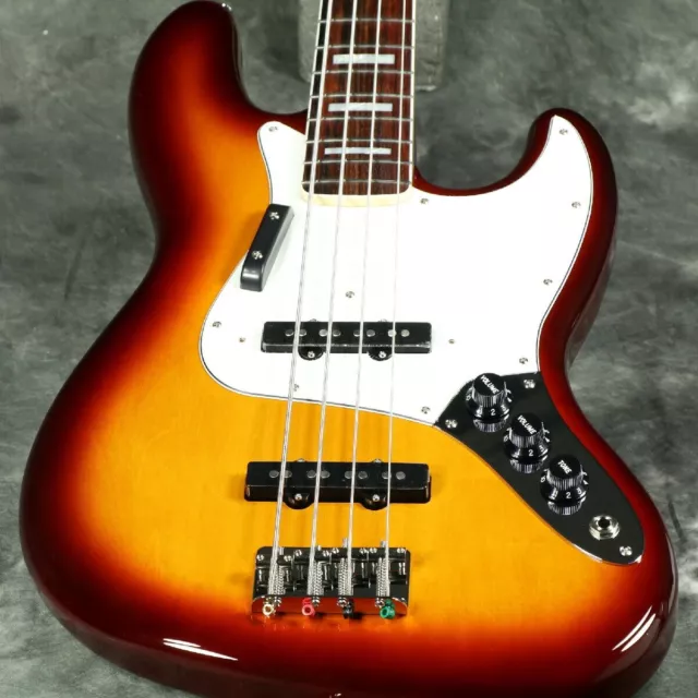 FENDER Fabriqué En Jpn Limitée International Couleur JAZZ BASS Sienna Sunburst