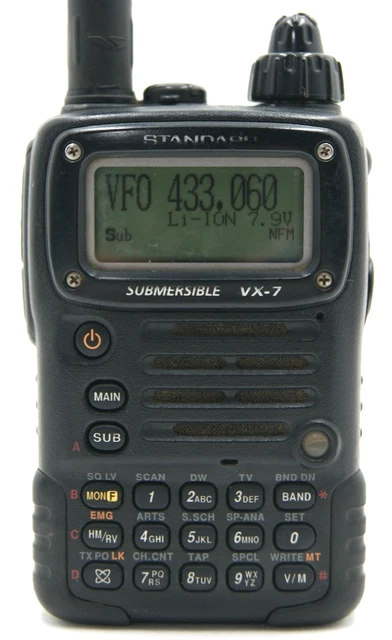 YAESU(STANDARD) 50/144/430MHz TRIPLE-BAND TRANSCEIVER VX-8D