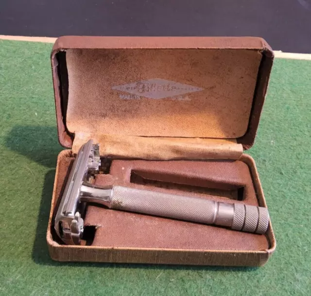 Vintage Gillette 1941 Ranger Tech Safety Razor with Original Case Nice Shape!