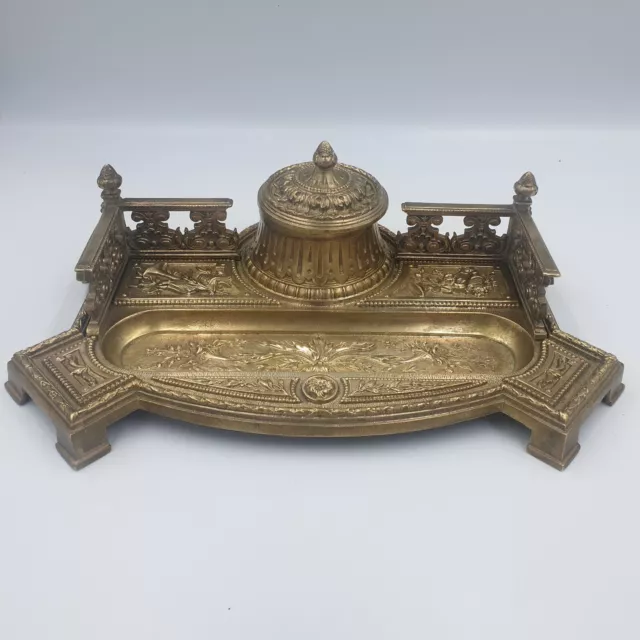 BEL ENCRIER BRONZE DORE STYLE LOUIS XVI DECOR INSTRUMENTS DE MUSIQUE XIXe