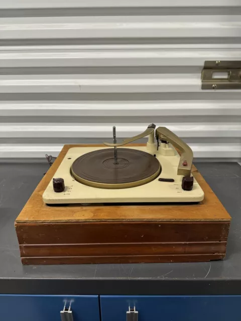 Vintage Sound Of Music? Automatic Record turntable