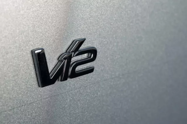 Aston Martin V12 Wing/Rear Badge