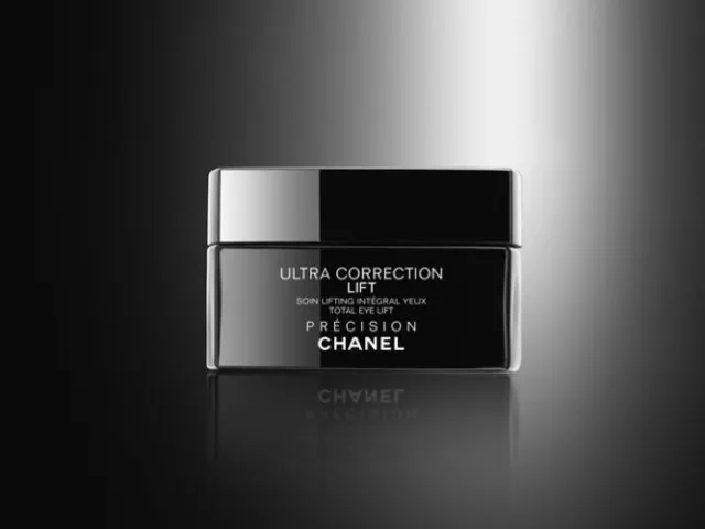 Precision Ultra Correction Lift Yeux 15 Ml