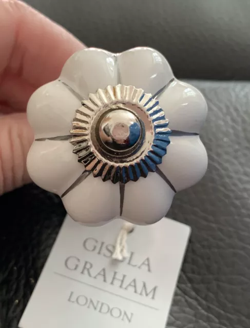 4 x Gorgeous Gisela Graham Drawer Pull Handles Door Knobs White Ceramic Flower