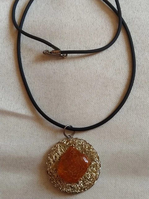 Beautiful Baltic amber pendant (8)