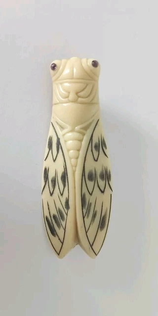 ANCIENNE BROCHE CIGALE Art Déco bakélite bijou vintage porte bonheur 3308 EUR 34,00 - FR