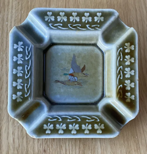 Vintage Wade Irish Porcelain 10cm Square Ashtray - Shamrock Flying Ducks Detail