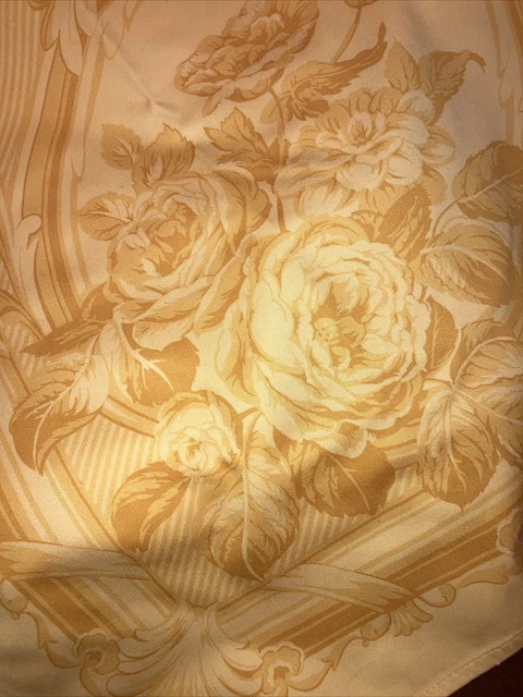 Nappe rayée 'Lotus flower' en coton de satin jaune- 160 x 250 cm