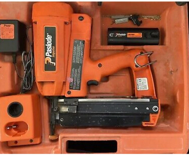 Paslode 902400 16 Gauge Angled Cordless Li-Ion Finish Nailer Paslode 902400 16 Gauge Angled Cordless Li-Ion Finish Nailer