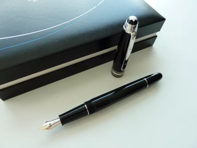 Montblanc Meisterstück Classique Platinum Unicef Edition  - Füllfederhalter -