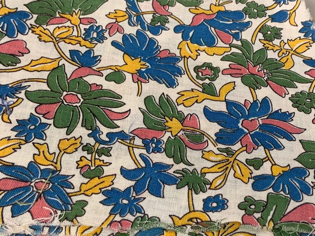 Vintage 1940s Floral Print Cotton Fabric Remnants for Quilting 75 Pcs