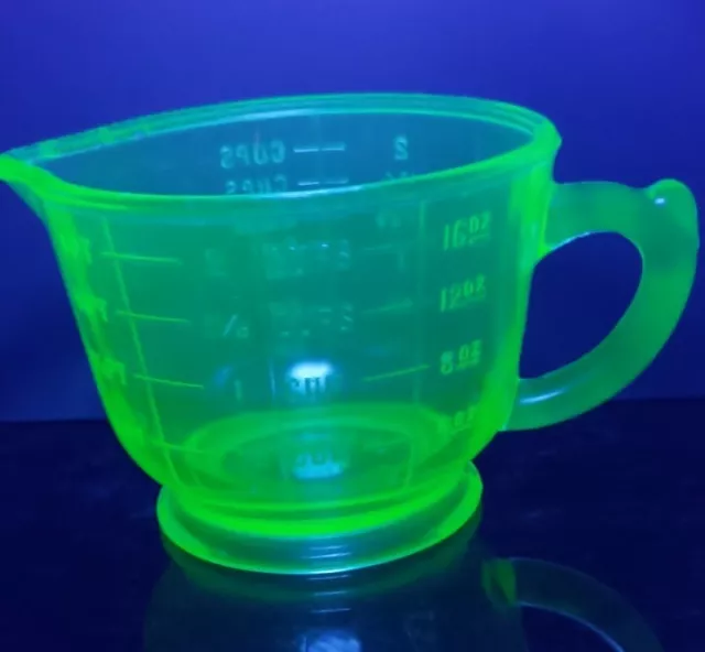 Vtg Antique Depression Uranium Vaseline Glass 2 Cup Measuring Cup With Handle