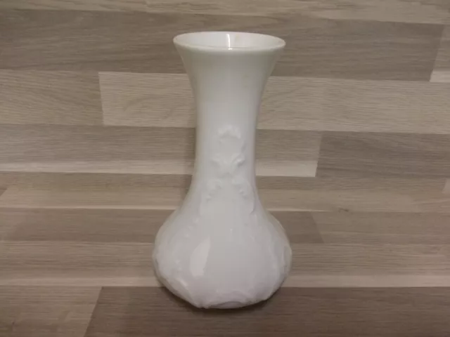 Royal Porzellan Bavaria KPM Relief Vase weiß H15cm handarbeit  931/15