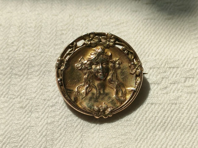 Broche Portrait Femme à La Coiffe Art Nouveau En Bronze Doré - Occasion, Vintage, Fabriqué En France