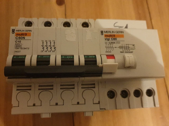 Disjoncteur Différentiel Merlin Gerin C60N - 300mA - Modèle Occasion